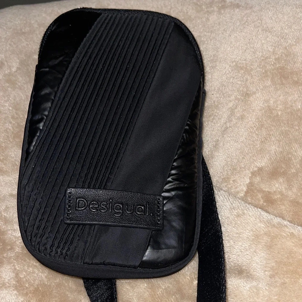 Desigual Smartphone crossbody Nylon Shoulder Bag -- Black
